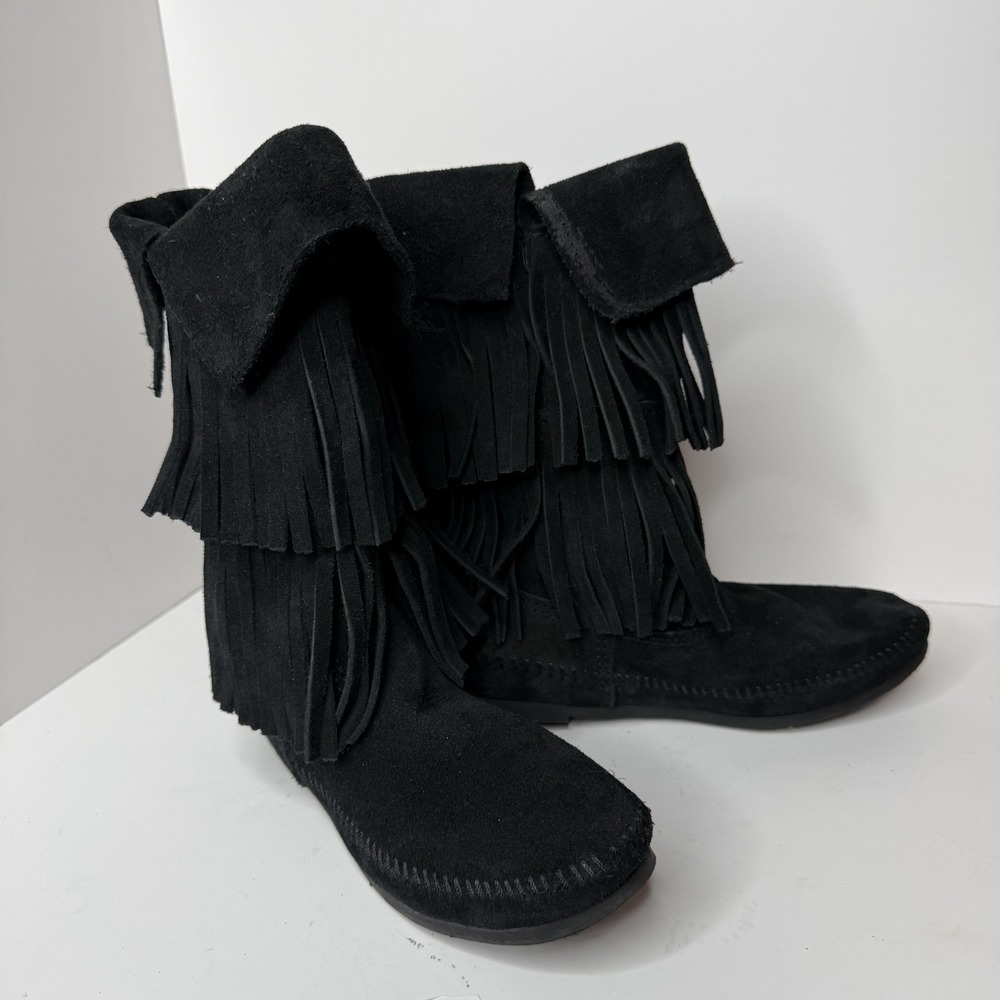 Minnetonka Women's Black Suede Mid-Calf Fringe Pull-On Round Toe Boots